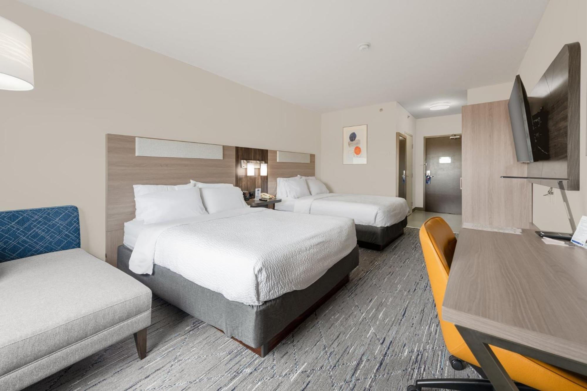 Holiday Inn Express Hotel & Suites-Edmonton South, An Ihg Hotel Exterior photo